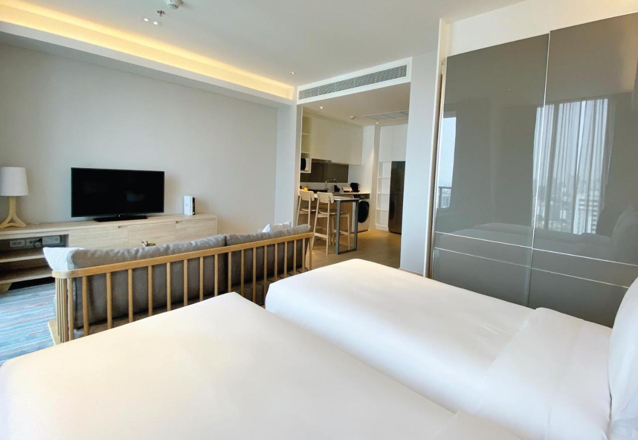 Oakwood Suites Bangkok Zewnętrze zdjęcie A room at the hotel